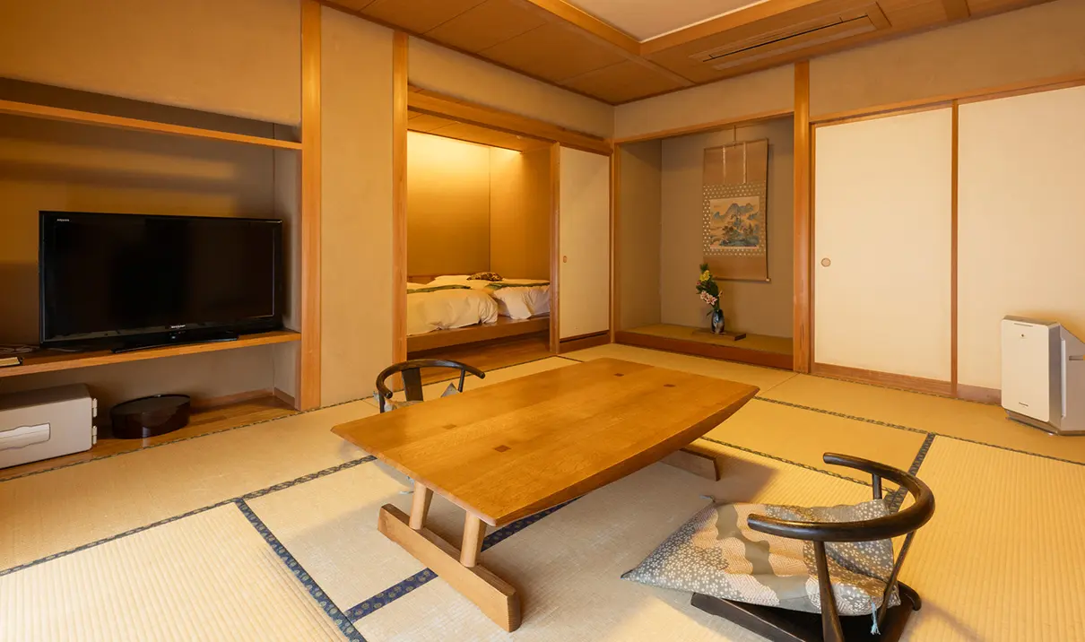 Suite of Japanese-Western rooms with an open-air hot spring