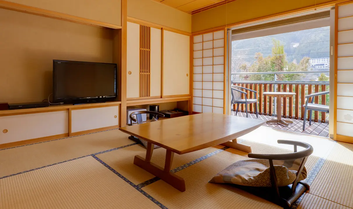 Japanese-style room with indoor/open-air hot spring
